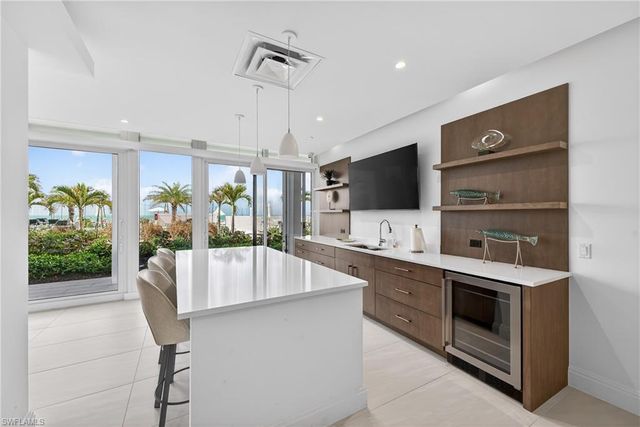 3443 Gulf Shore BLVD N 809, Naples, FL 34103