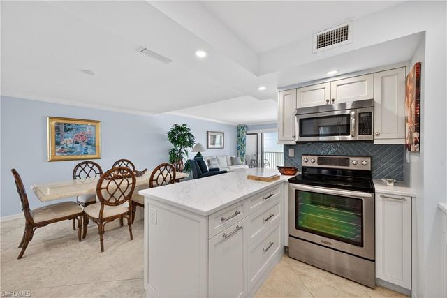 3443 Gulf Shore BLVD N 809, Naples, FL 34103