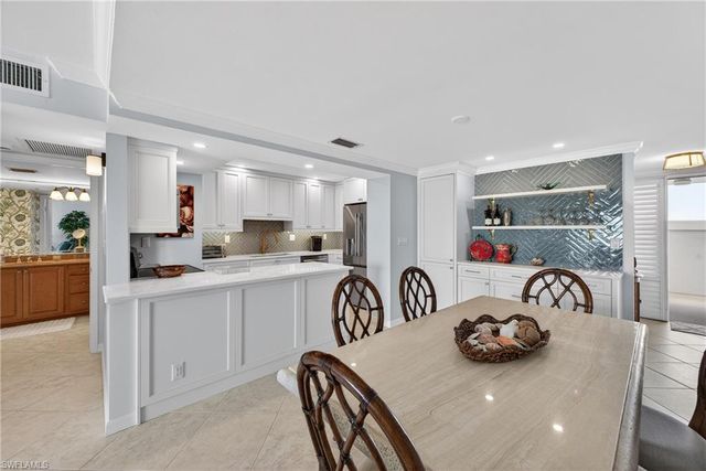 3443 Gulf Shore BLVD N 809, Naples, FL 34103