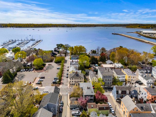 125 Derby Street D, Salem, MA 01970