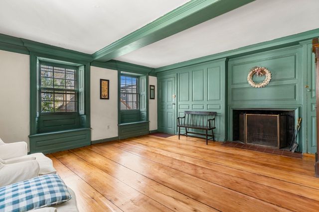 125 Derby Street D, Salem, MA 01970