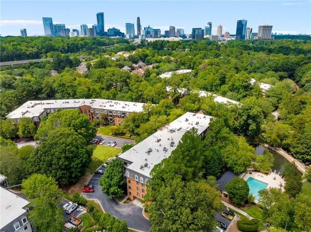 26202 Plantation NE Drive 202, Atlanta, GA 30324