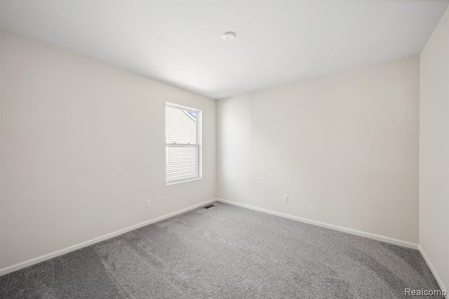 372 Edge Brook Drive, Holly, MI 48442