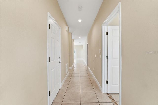 950 E BROADWAY STREET, Oviedo, FL 32765