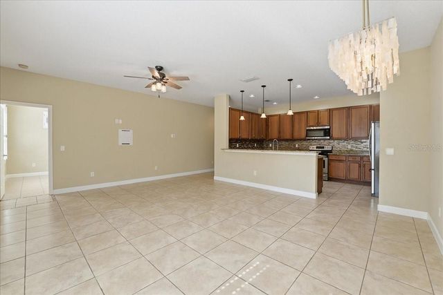 950 E BROADWAY STREET, Oviedo, FL 32765