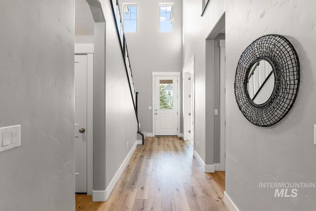 2852 S Shady Lane, Boise, ID 83716