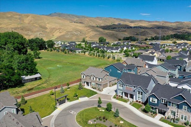 2852 S Shady Lane, Boise, ID 83716