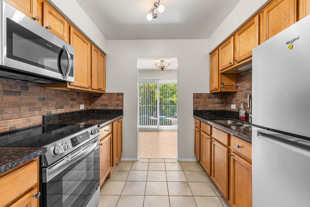 1150 Osterman Avenue C, Deerfield, IL 60015