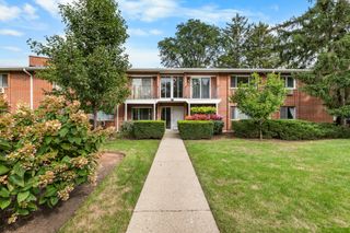 1150 Osterman Avenue C, Deerfield, IL 60015