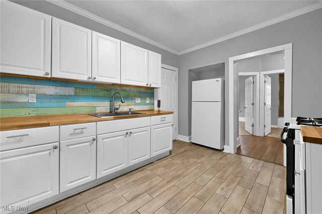 3234 Euclid Heights Boulevard Upper, Cleveland Heights, OH 44118