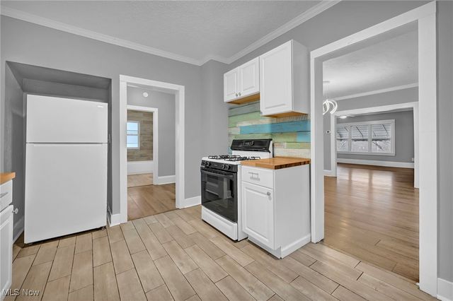 3234 Euclid Heights Boulevard Upper, Cleveland Heights, OH 44118