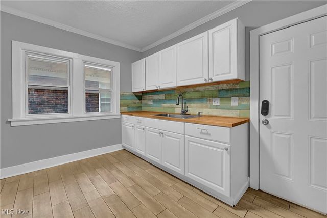 3234 Euclid Heights Boulevard Upper, Cleveland Heights, OH 44118