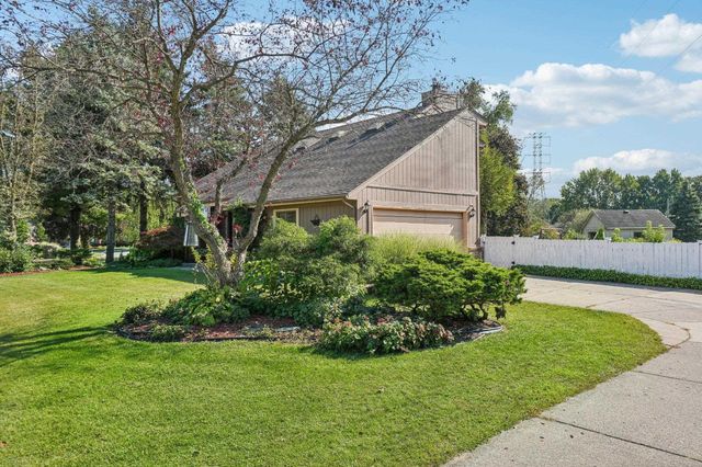 5577 Harlowe Drive, Shelby Twp, MI 48316