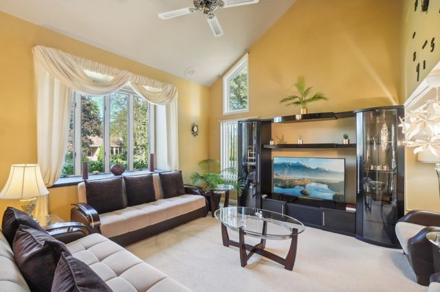 5577 Harlowe Drive, Shelby Twp, MI 48316