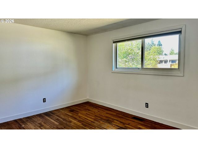 1307 Ne 190th Pl, Portland, OR 97230
