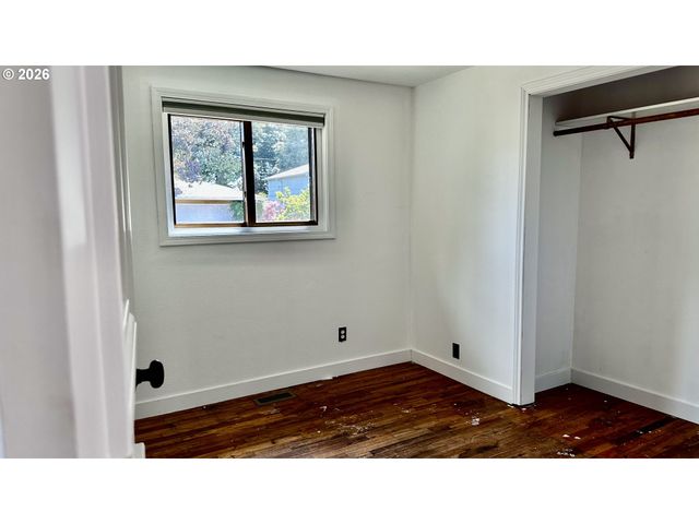 1307 Ne 190th Pl, Portland, OR 97230