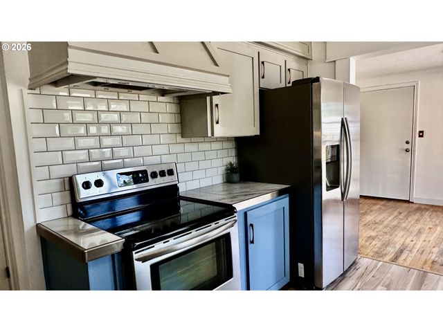 1307 Ne 190th Pl, Portland, OR 97230