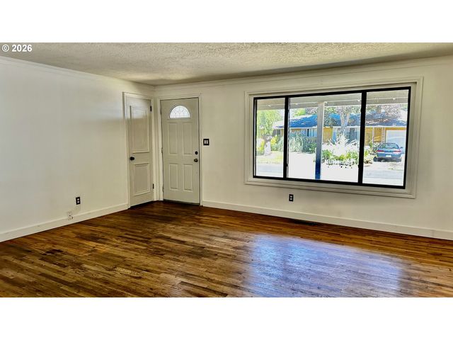 1307 Ne 190th Pl, Portland, OR 97230