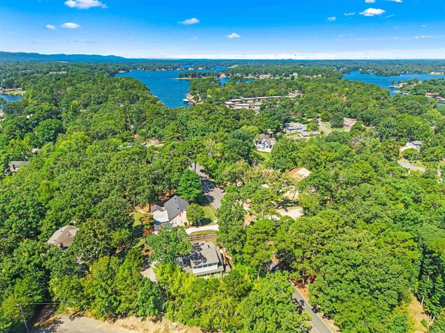 121 Lakehill Lane, Hot Springs, AR 71913