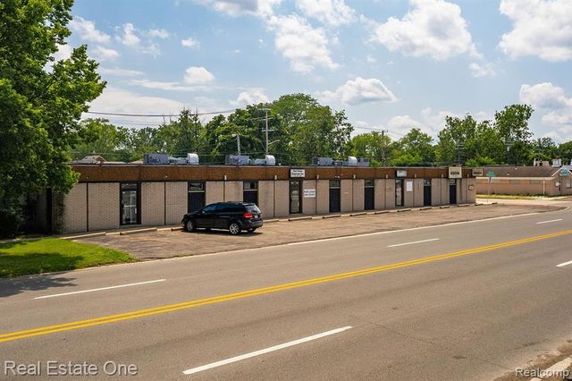 26095 W 6 Mile Road, Redford, MI 48240