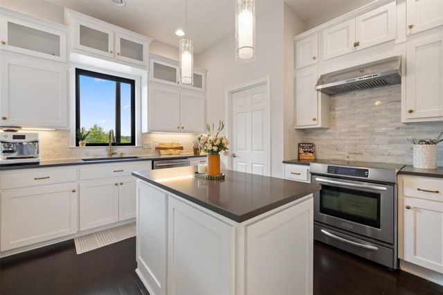7402 Blue Beach CV, Austin, TX 78759