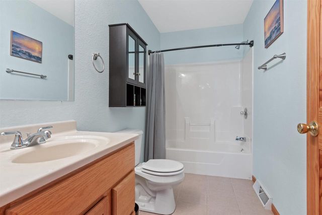 3323 ROSEWOOD DRIVE, Plover, WI 54467