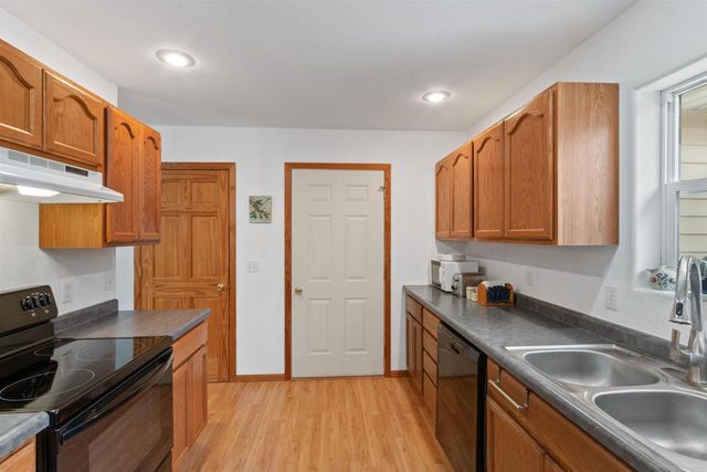 3323 ROSEWOOD DRIVE, Plover, WI 54467