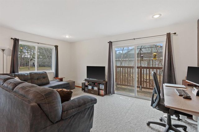 3323 ROSEWOOD DRIVE, Plover, WI 54467