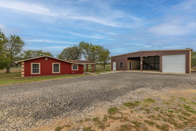 16097 Trawalter Rd, Atascosa, TX 78002