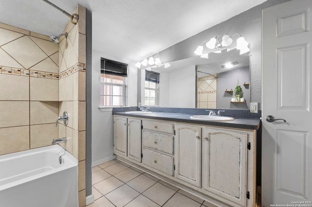 16097 Trawalter Rd, Atascosa, TX 78002