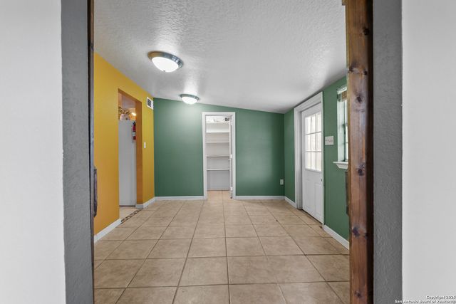 16097 Trawalter Rd, Atascosa, TX 78002