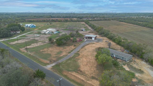 16097 Trawalter Rd, Atascosa, TX 78002