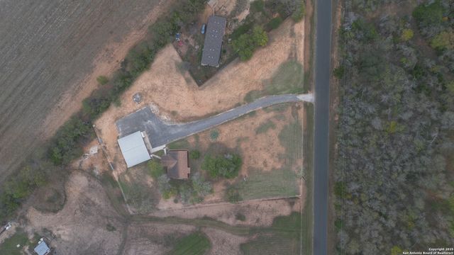 16097 Trawalter Rd, Atascosa, TX 78002