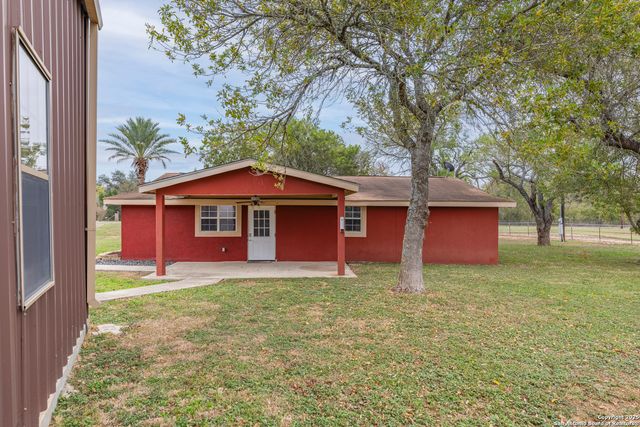 16097 Trawalter Rd, Atascosa, TX 78002