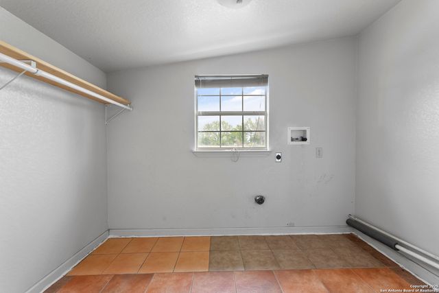 16097 Trawalter Rd, Atascosa, TX 78002