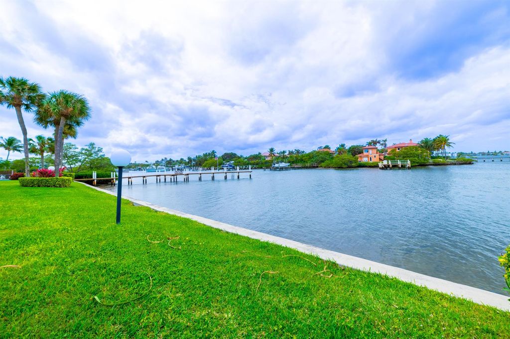 3474 S Ocean Boulevard 2, Palm Beach, FL 33480