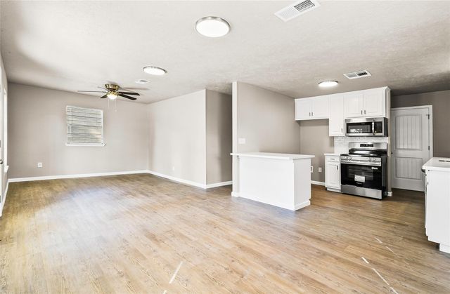 217 Brown Ave, Onalaska, TX 77360