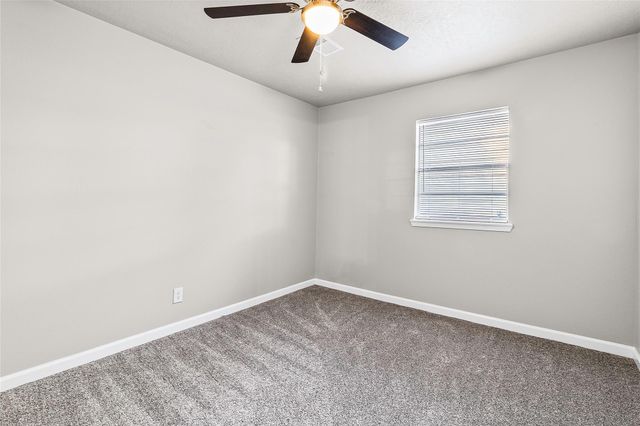 217 Brown Ave, Onalaska, TX 77360