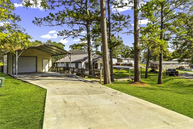 217 Brown Ave, Onalaska, TX 77360