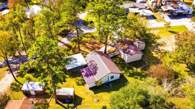 217 Brown Ave, Onalaska, TX 77360