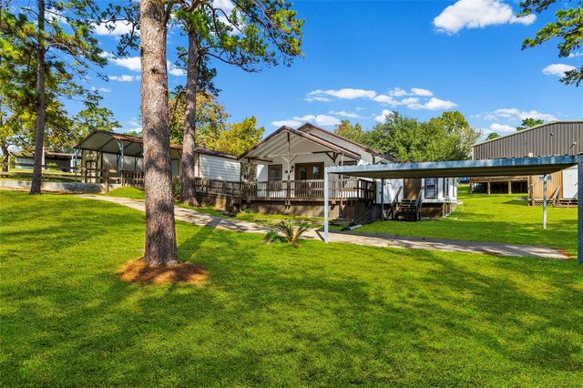 217 Brown Ave, Onalaska, TX 77360