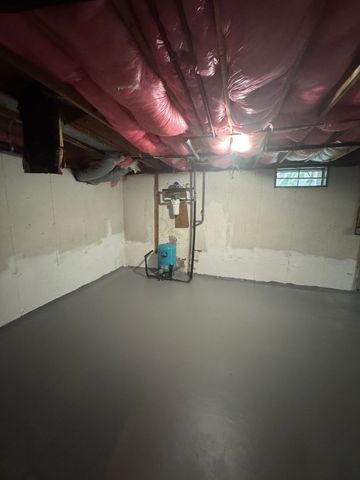 1235 Eastford Rd, Southbridge, MA 01550