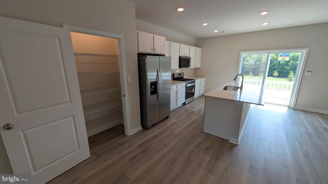564 SWAMP CREEK RD, Bechtelsville, PA 19505