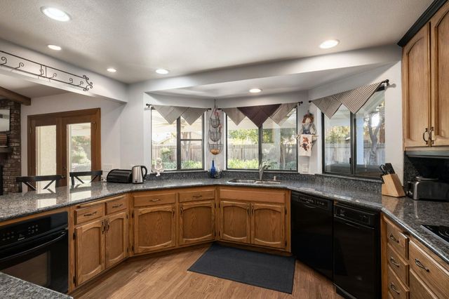 3215 W La Costa Ave, Fresno, CA 93711