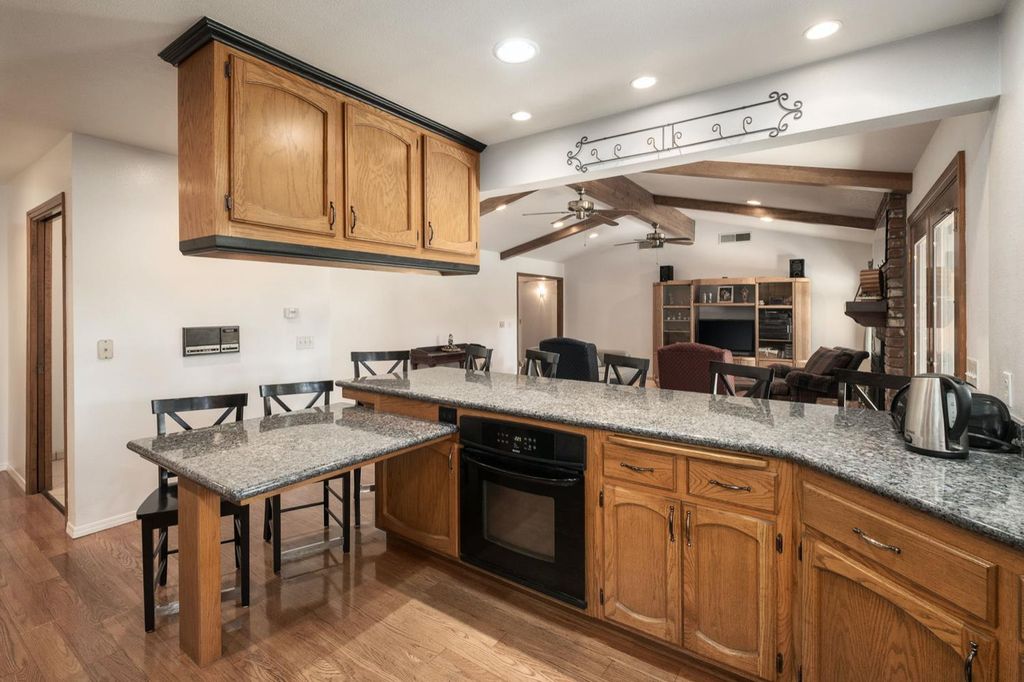 Image 11 of property listing at 3215 W La Costa Ave, Fresno, CA 93711