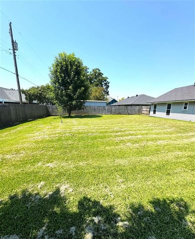 20 Pinewood Drive, Sulphur, LA 70663