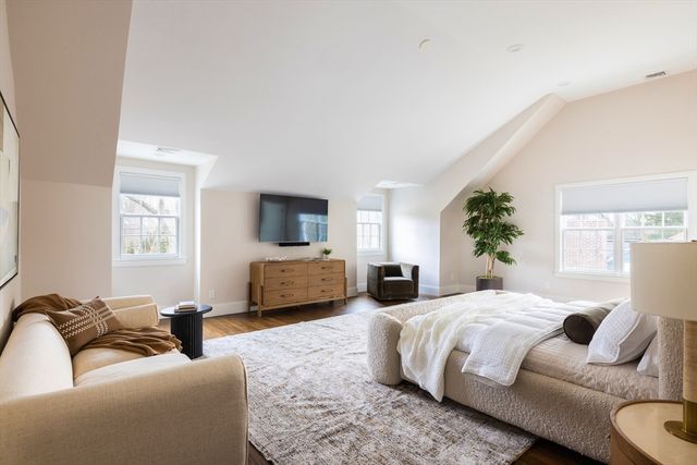 19 Gordon Road, Newton, MA 02468