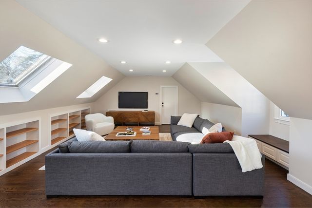 19 Gordon Road, Newton, MA 02468