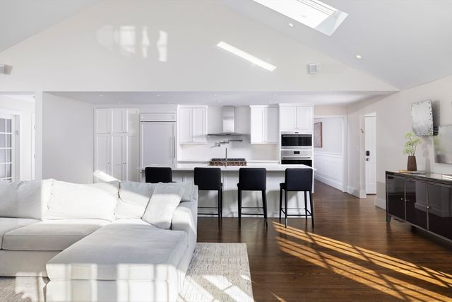 19 Gordon Road, Newton, MA 02468