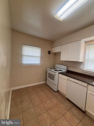11203 DODSON LN, Silver Spring, MD 20902
